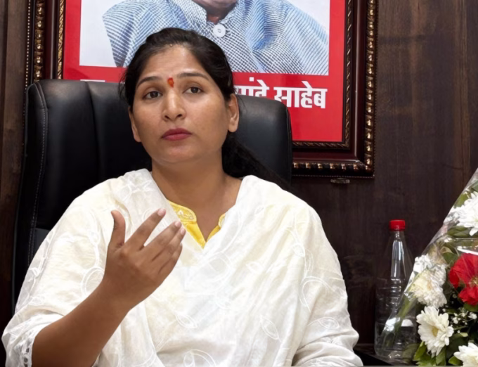 Karuna Munde Hints at Alliance Plans in Press Conference