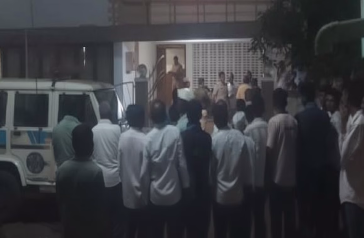 Kolhapur Crime: Courier-wielding Man Robs and Stabs 77-Year-Old Woman