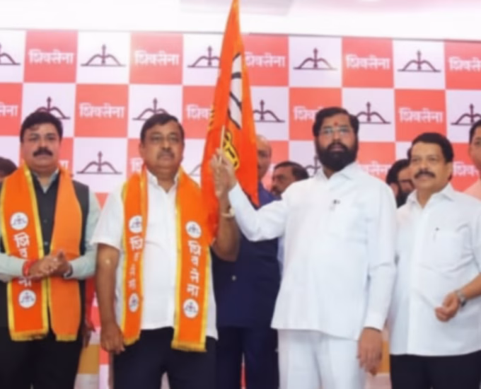 Suhas Samant Ends 51 Years of Loyalty to Uddhav, Switches to Eknath Shinde’s Shiv Sena