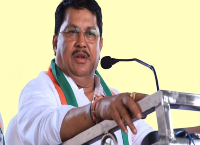 Congress Leader Vijay Wadettiwar Demands Action on Powerholders’ Election Promises