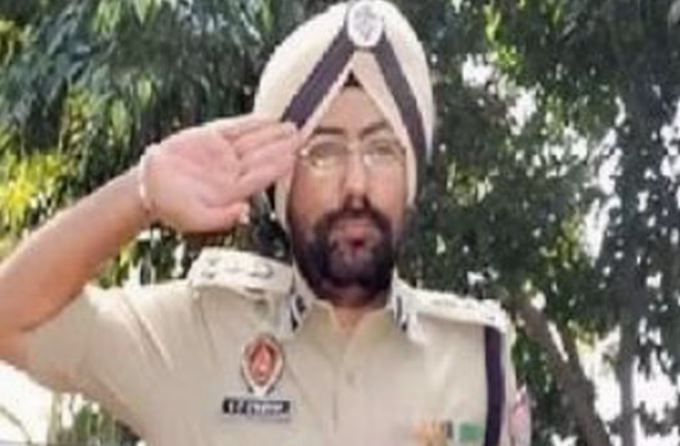 Ex-Punjab IG Amar Singh Chahal Shoots Self: 12-Page Suicide Note Reveals Online Scam Horror?