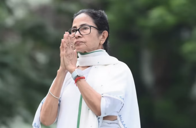 One Voter Deleted, I'll Sit on Dharna! Mamata Warns Centre