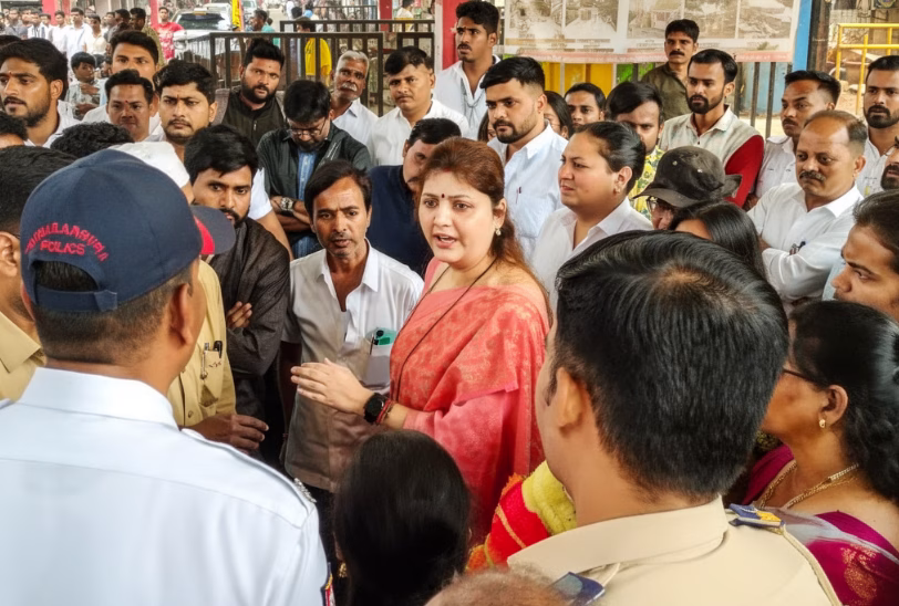 Remove Rickshaw Stands, Encroachments! Chakankar's Traffic Fix Ultimatum!