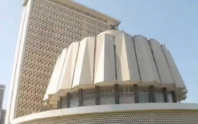 Fadnavis budget presentation